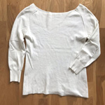 BEARDSLEY 白のニットの写真