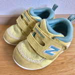 黄色のニューバランス FS123の写真