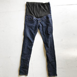 無印 マタニティデニム ストレッチスキニーの写真