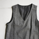 グレーのマタニティワンピース