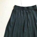 ユニクロのプリーツスカートの写真