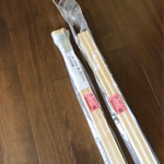 床に置かれたLIXIL WR-100S-2S-K 窓開口補強セット