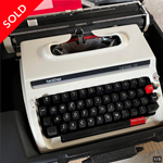 ブラザーのレトロなタイプライター