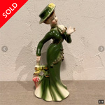 陶器で出来た貴婦人の人形