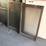 古いモールガラスの引戸