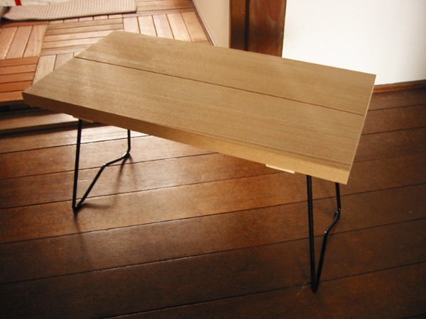 端材を利用したサイドテーブル