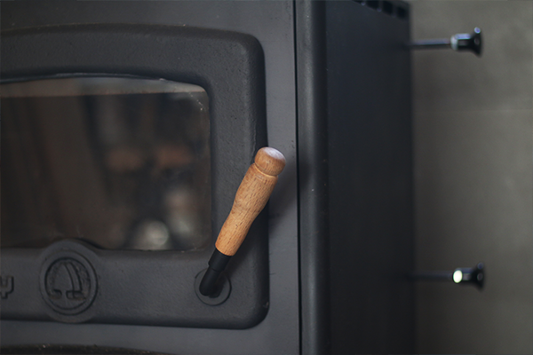 薪ストーブの木の取っ手